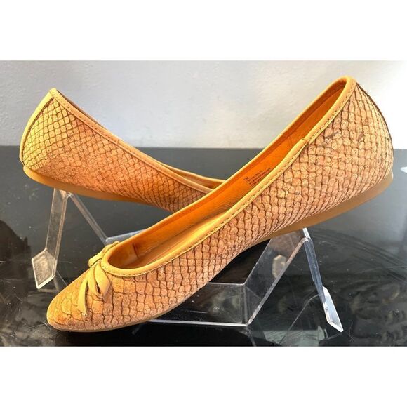 Born Carrie Flats Size 7 Medium Cork Snake Embossed Bow Trim Brown Comfort - Picture 11 of 12